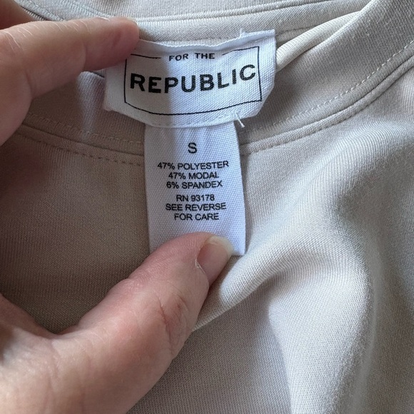 For The Republic Knotted Cream Sweatshirt - Picture 3 of 7